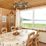 Lakefront Retreat In Sohojlandet Feriehus *