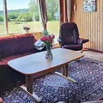 Lakefront Retreat In Sohojlandet Feriehus