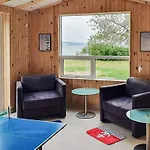 Lakefront Retreat In Sohojlandet - By Traum