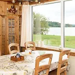 Lakefront Retreat In Sohojlandet Feriehus *