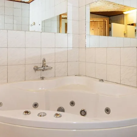 Four-bedroom In Dom wakacyjny