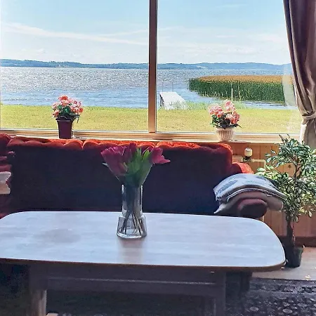 Lakefront Retreat In Sohojlandet