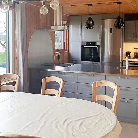 בית נופש Lakefront Retreat In Sohojlandet *