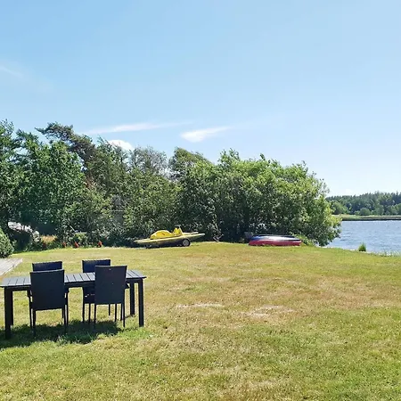 Vakantiehuis Lakefront Retreat In Sohojlandet