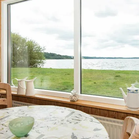 בית נופש Lakefront Retreat In Sohojlandet