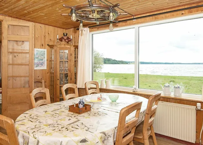 Lakefront Retreat In Sohojlandet - By Traum بيت للعطل *