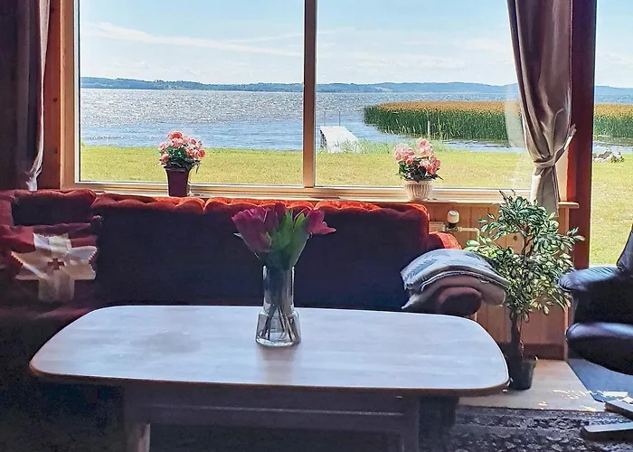 Lakefront Retreat In Sohojlandet - By Traum