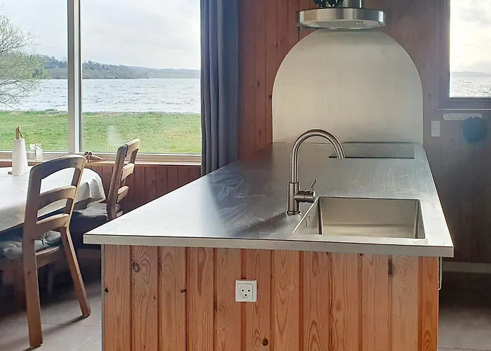 Lakefront Retreat In Sohojlandet - By Traum سكاندربورغ