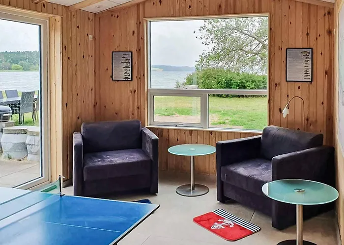 Lakefront Retreat In Sohojlandet - By Traum